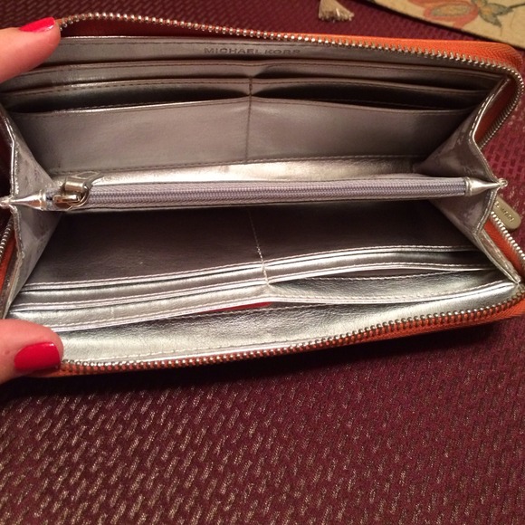 Sold in bundle - Picture 2 of 4