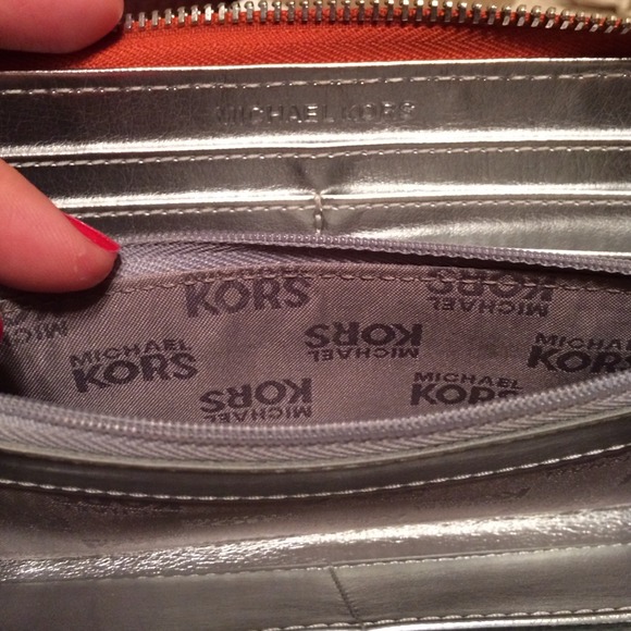 Sold in bundle - Picture 3 of 4