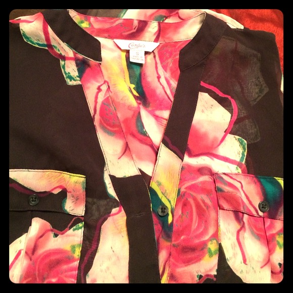❌SOLD❌Nice flower pattern sheer top