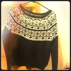 COZY AMERICAN EAGLE SWEATER- size small