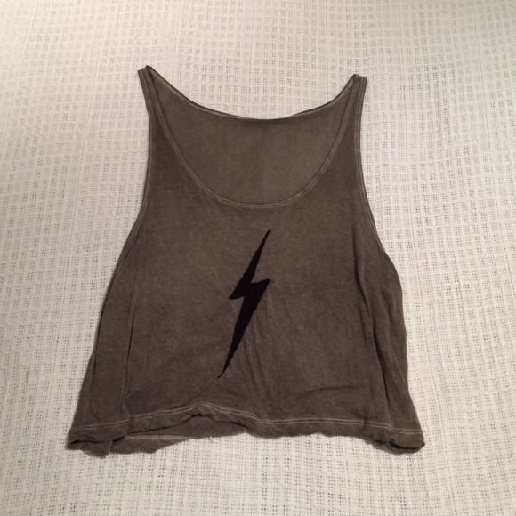 ✨BRANDY MELVILLE✨CROP TOP✨