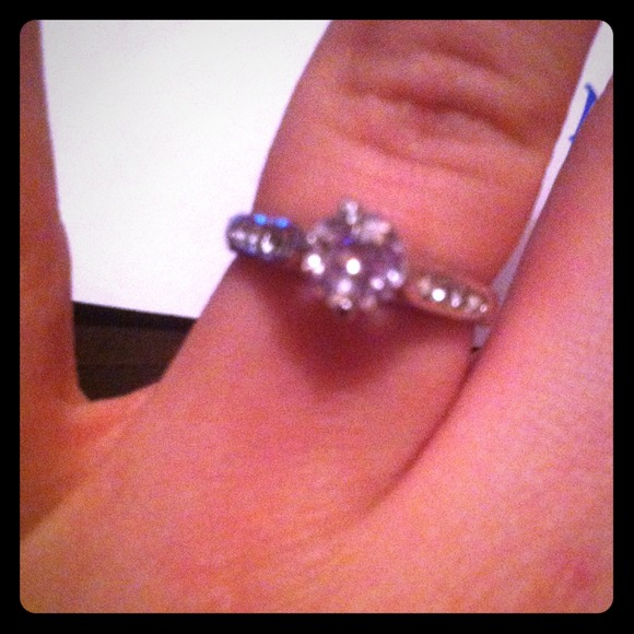 Ring - Picture 1 of 2