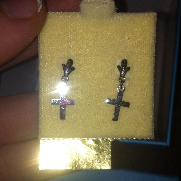 14 kt gold cross earrings