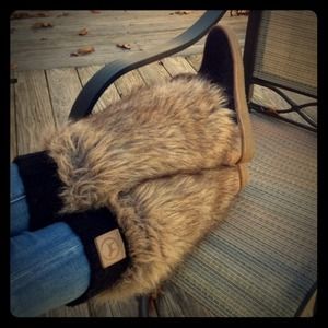 PINK-VS FUR/KNIT BOOTS!