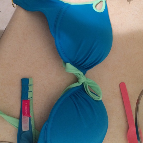 Victoria Secret. Push up Halter