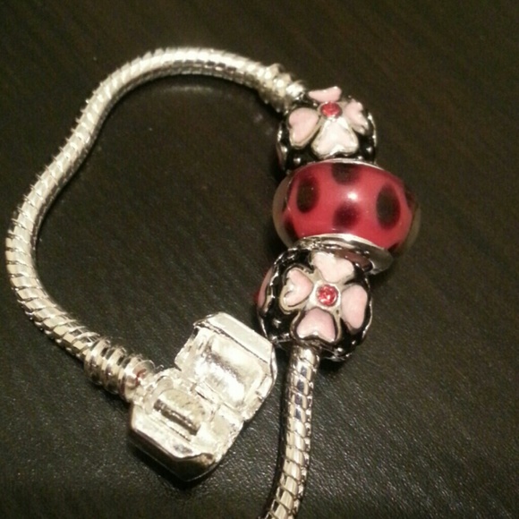 Pandora like Silver plated Bracelet w/beads charms - Picture 4 of 4
