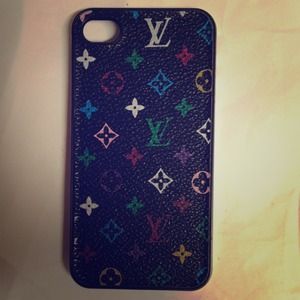 Louis Vuitton iPhone 4/4s case!