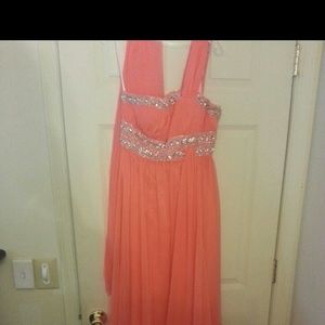 *NWOT One Shoulder Coral Evening Gown XSwith shawl