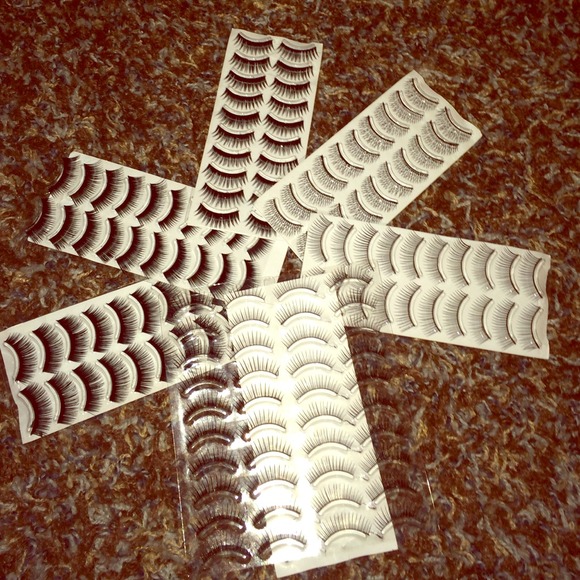 *REDUCED* False Eyelashes 😍😍😍