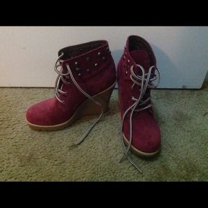 Wedge with studs.