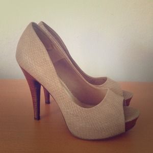 Jessica Simpson Nude Peep Toe Heels