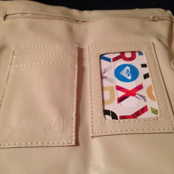 ❌SOLD Roxy Clutch - Picture 3 of 4
