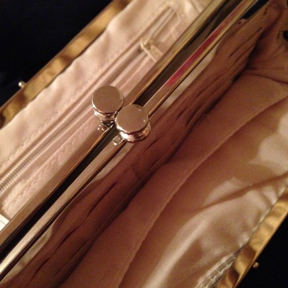 ❌SOLD Roxy Clutch - Picture 4 of 4