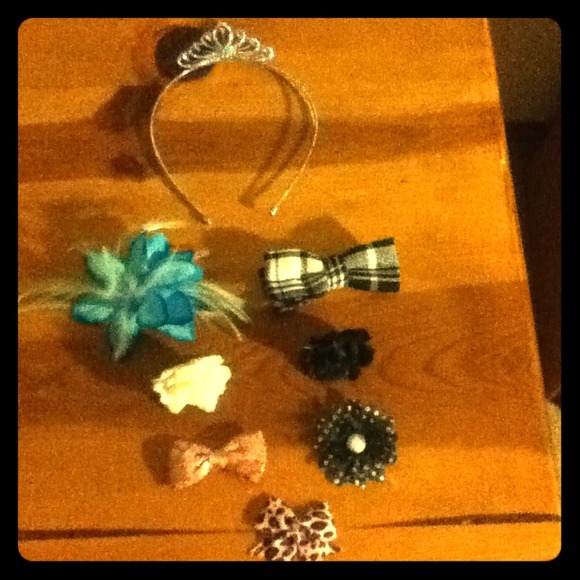 Tiara and bows! - Picture 1 of 1