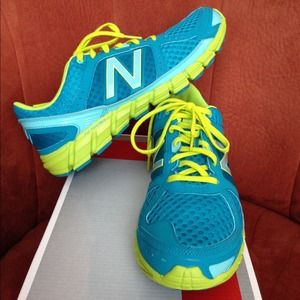 **RESERVED**  New Balance Running Shoes 750 v1
