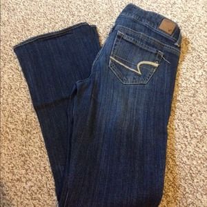 American Eagle Artist Jean