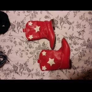 Red toddler girls boots.