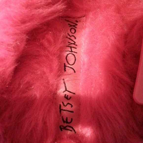 *SOLD IN BUNDLE* Betsy Johnson Slippers - Picture 4 of 4