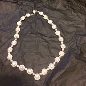 Floral pearl necklace