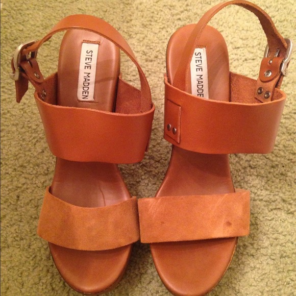 Steve Madden leather and suede shoe
