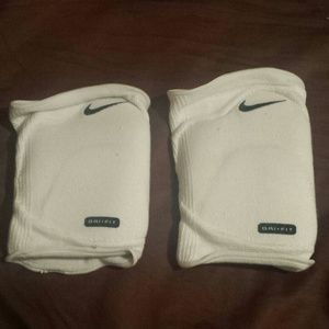 Knee pads