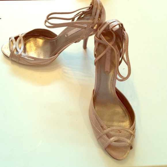 Nine West - size 9M- Champagne with detail in heel - Picture 1 of 3