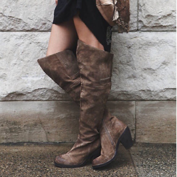 Looking for these boots!! - Picture 1 of 1