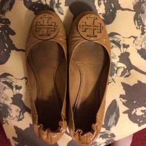 Tory burch tan leather flats