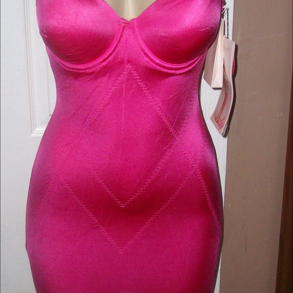 Vs dress shaper most sizes - Picture 3 of 4