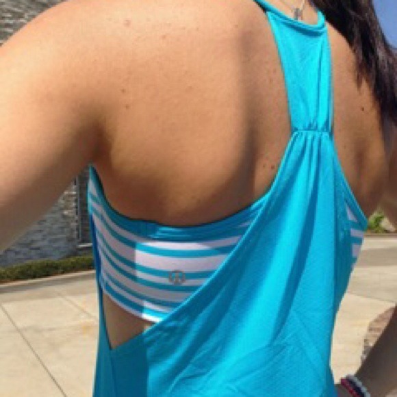 Bundle: Lululemon No Limits, Sea green, Black Top