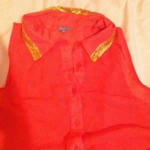Salmon sleeveless top with gold sequins