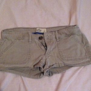 holister khaki shortie shorts