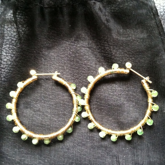 Fashion Jewelry/Costume Jewelry Hoops - Picture 1 of 4