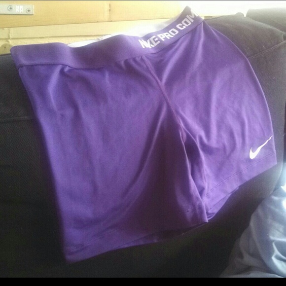 Nike spandex shorts - Picture 2 of 4