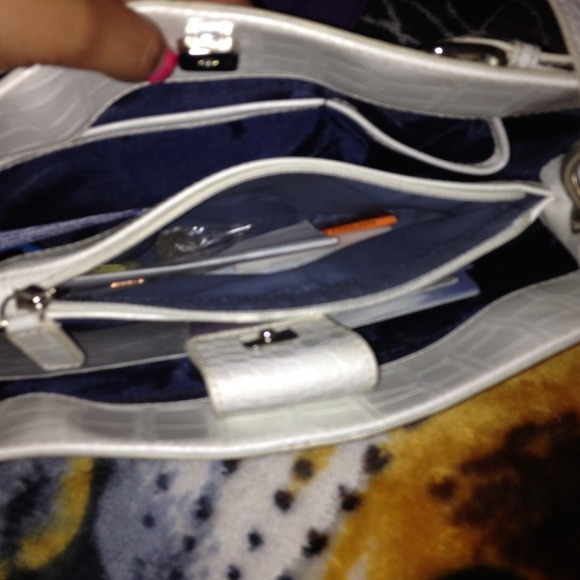 Purse - Picture 2 of 4