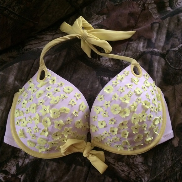 🚫SOLD🚫Victoria Secret Swimsuit top! 😍