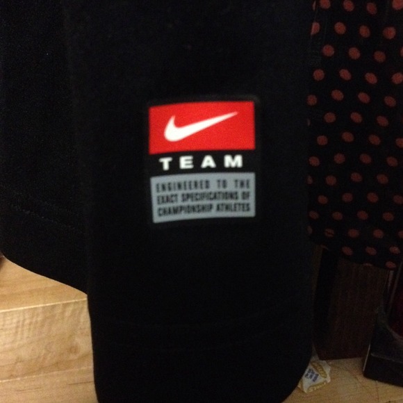 Black Nike Razorback - Picture 4 of 4