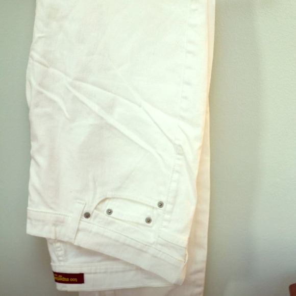 White Levi skinny stretch jeans