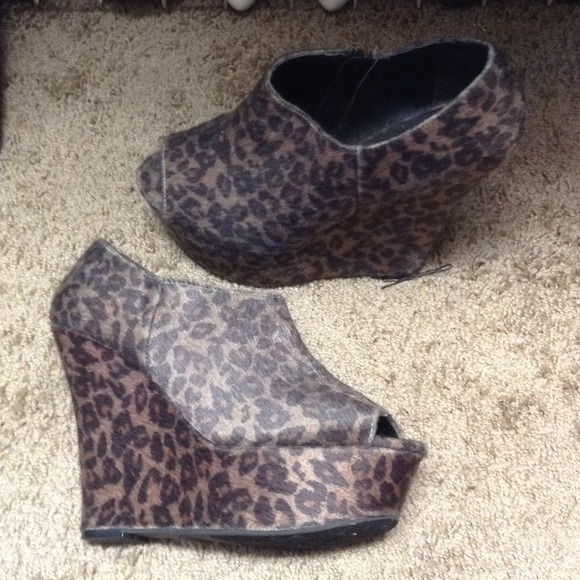 Open toe wedges