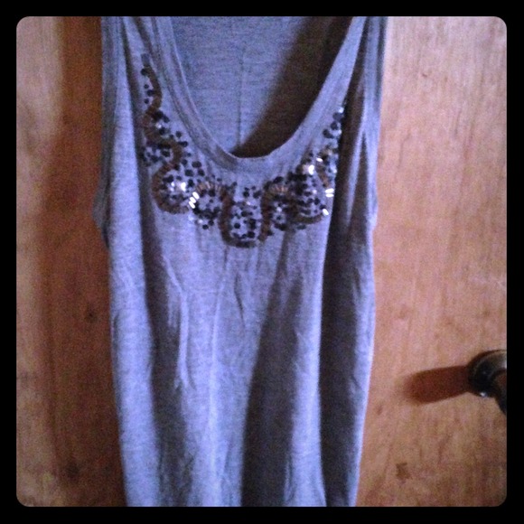 Gray flowy tank