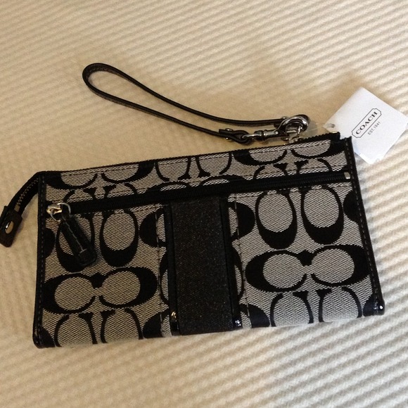 Coach Clutches & Wallets - ***HOLD 24 HOURS***COACH BLACK/GRAY WALLET CLUTCH