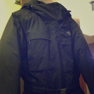 Classic Northface coat with buckle