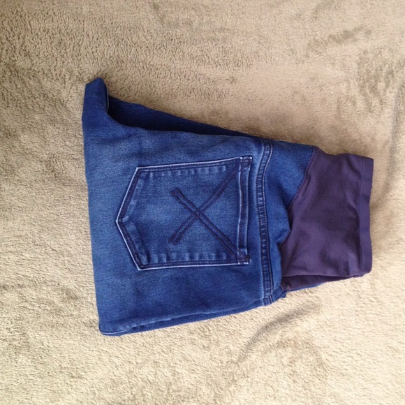 Old Navy Maternity jeggings.