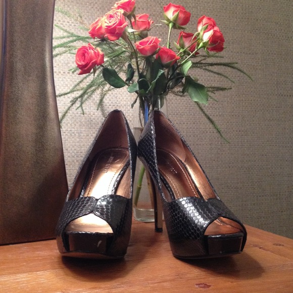 🎉HP🎈Black Nine West Snake Skin shoes 7 1/2 - Picture 3 of 4
