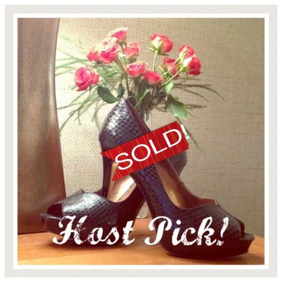 Nine West Shoes - 🎉HP🎈Black Nine West Snake Skin shoes 7 1/2