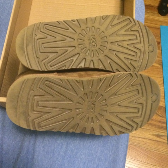 ❌SOLD❌ Ugg Australia Classic Short Chestnut - Picture 4 of 4