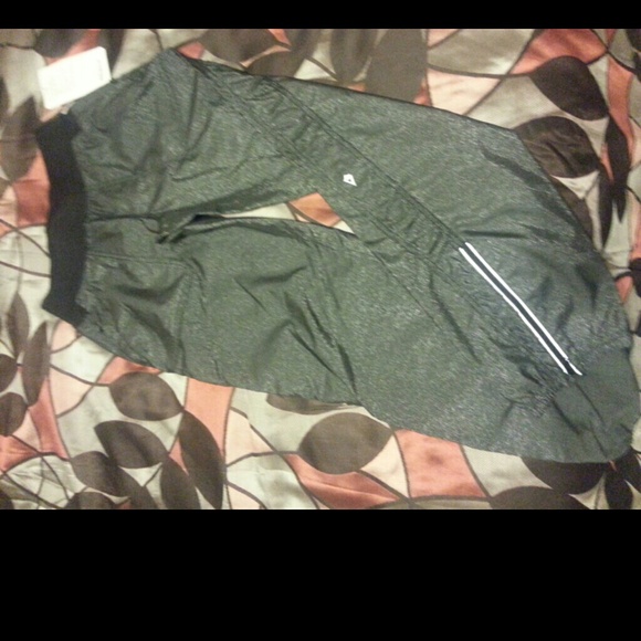 **SOLD***Ivivva by lululemon run pants size 12