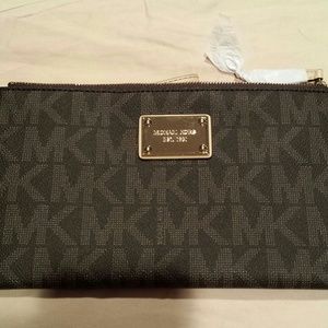 Bundle for @courtep7 MK wristlet and MK card case