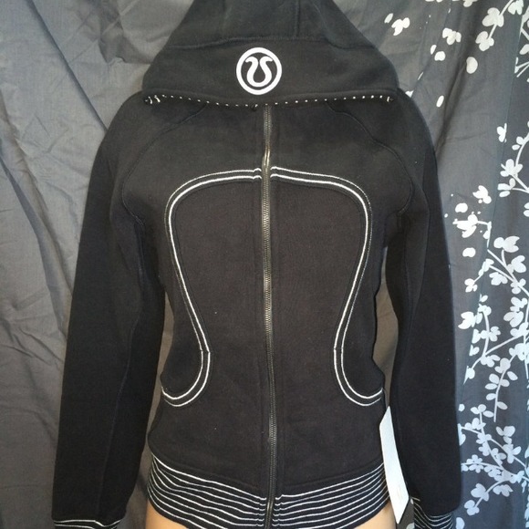 lululemon athletica Tops - Nwt Lululemon Hoodie Scuba 10
