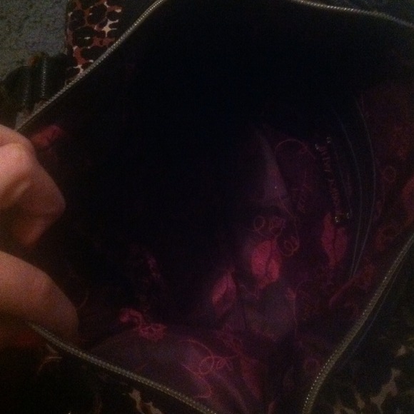 Betsy Johnson purse!! Beautiful!!❤️❤️❤️ - Picture 3 of 3